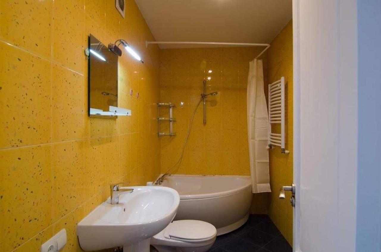 Georges Apartment Tbilisi Buitenkant foto